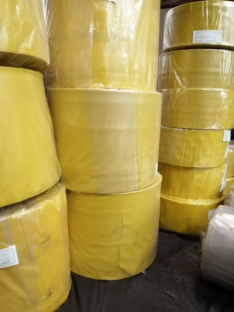 Rollos de polietileno amarillo fabricados por Carviplast